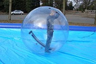 Zorbingbälle inklusive Pool